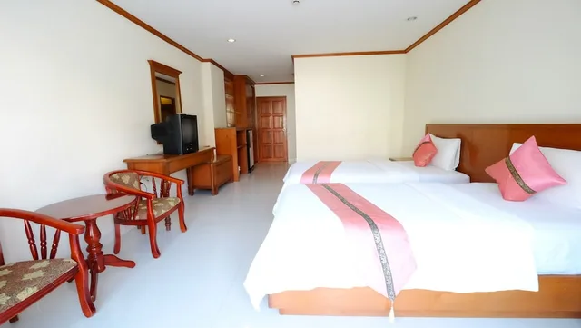 غرفة قياسية بسرير مزدوج بإطلالة على المسبح، Phu View Talay Resort 1/4