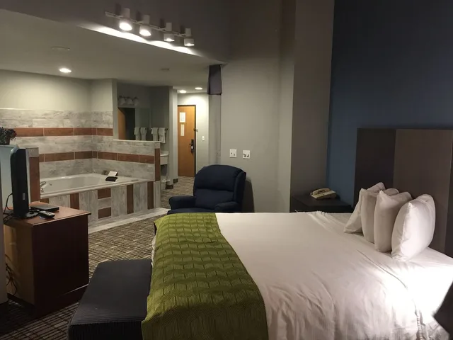 جناح استوديو سوبيريور بسرير كينج، Baymont By Wyndham Pella 2/3