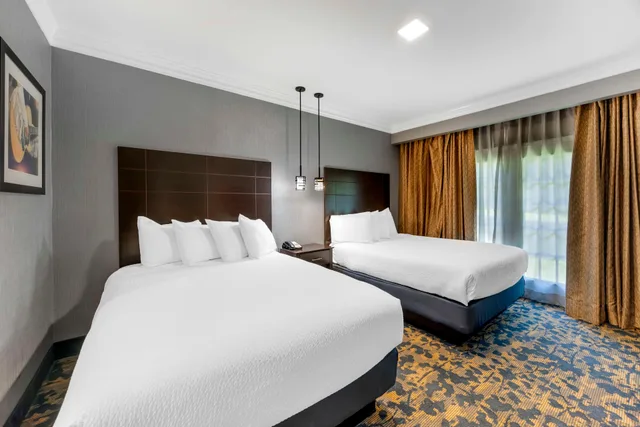 جناح، Best Western Brentwood 1/1