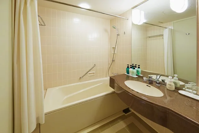 غرفة بسريرين منفصلين مع أريكة للمدخنين، URAWA ROYAL PINES HOTEL 2/2