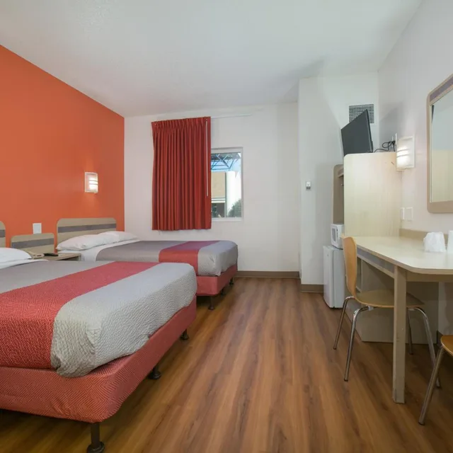 غرفة ديلوكس رباعية، Motel6 Brooklyn Center, MN - Minneapolis 4/10