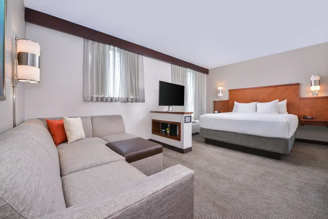 غرفة قياسية بسرير كينج، Hyatt Place Chesapeake/Greenbrier 2/4