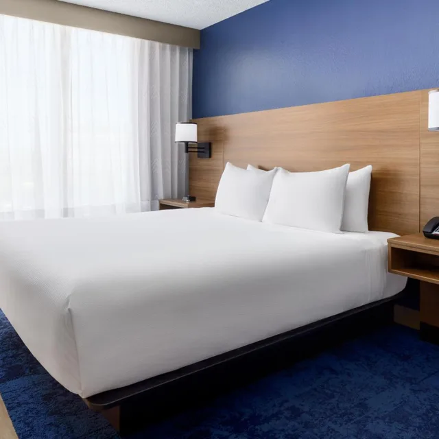 غرفة بسرير كينج مع أريكة لذوي الإعاقة، Hyatt Place Across from Universal Orlando Resort 1/6