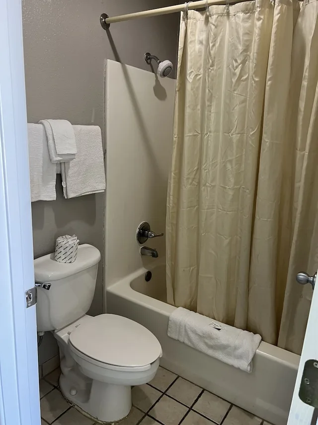 غرفة بسرير كينج، Country Inn Motel 4/5