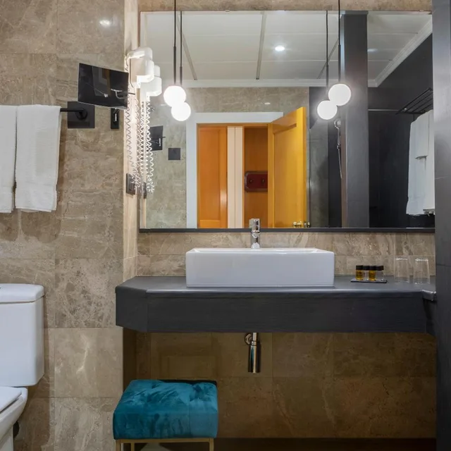 جناح جونيور بسرير فردي، Don Curro Hotel 7/10