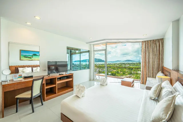 جناح بإطلالة على البحر بجاكوزي، The View Rawada Phuket 1/1