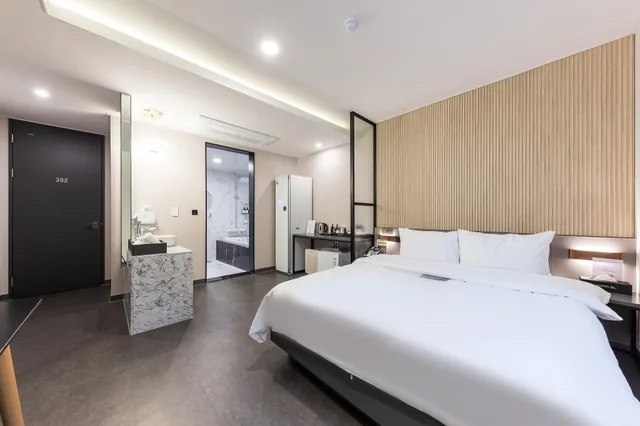 غرفة ملكية، Hotel 24st Urban Brown Seosan Lake Park 2/2