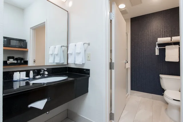 غرفة بسريرين كوين، Fairfield Inn And Suites Brunswick 9/10