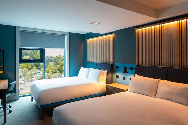 غرفة عائلية بسريرين كينج، Village Hotel Reading 4/8