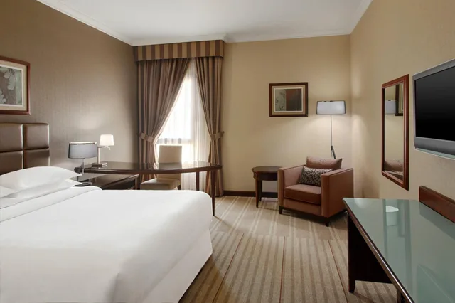 غرفة قياسية بسرير مزدوج، فندق وأبراج شيراتون الرياض(Sheraton Riyadh Hotel And Towers) 1/4
