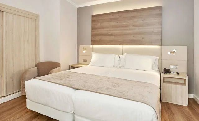 غرفة قياسية بسرير مزدوج، Nh Cordoba Califa 1/5