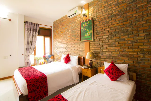 غرفة ديلوكس ثلاثية بإطلالة على المسبح، Phong Nha Lake House 2/4