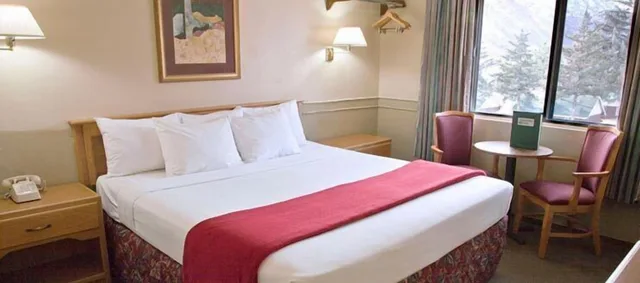 غرفة قياسية بسرير كينج، Affordable Inns 2/8