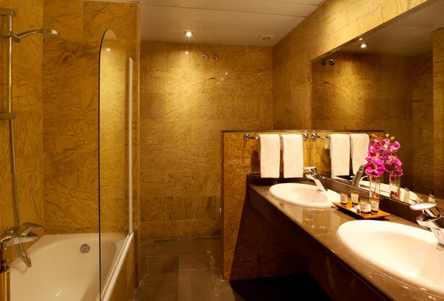 غرفة مفردة بسرير مزدوج، Hotel Nouvel 2/2
