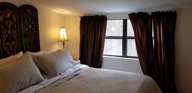 جناح بسرير كوين، Lily Creek Lodge 5/8