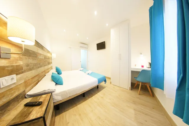 غرفة كومفورت بسرير مزدوج بشرفة، Hotel Zen Airport 8/10