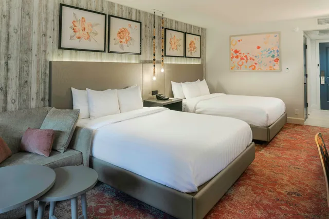 Room, 2 Queen Beds, Riverside، Cliffrose Springdale, Curio Collection by Hilton 3/4