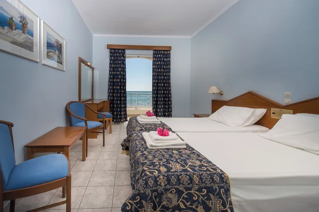Room, Double Bed, Lateral Side Sea View, Astir Palace 1/3