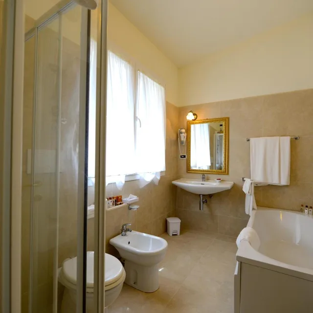 جناح بريستيج، Hotel Viscardo 2/2
