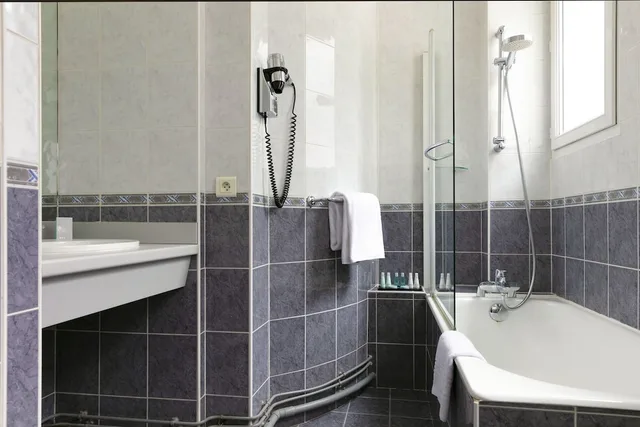 غرفة سوبيريور بسرير مزدوج، Hotel Saint Cyr Etoile 3/5