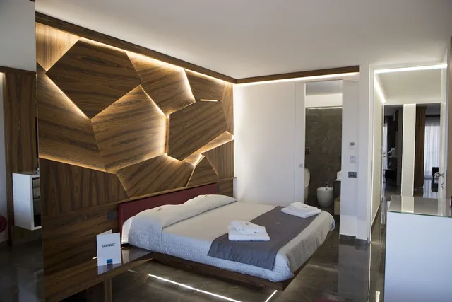 جناح فاخر بسرير مزدوج بإطلالة على البحر بشرفة، Upper Rooms 1/2