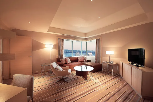 جناح تنفيذي بسرير كينج مع دخول الصالة، Doubletree By Hilton Johor Bahru Hotel 8/11