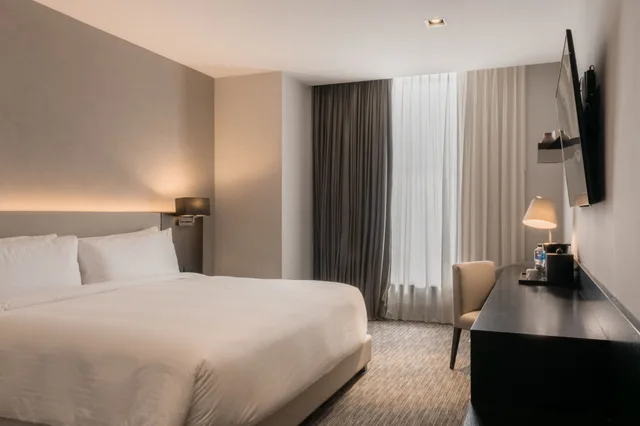 غرفة تقليدية بسرير كينج بإطلالة على المدينة، Four Points By Sheraton Puebla 4/5