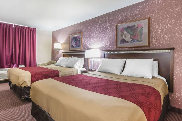 غرفة بسريرين كوين، Econo Lodge Orillia 1/3