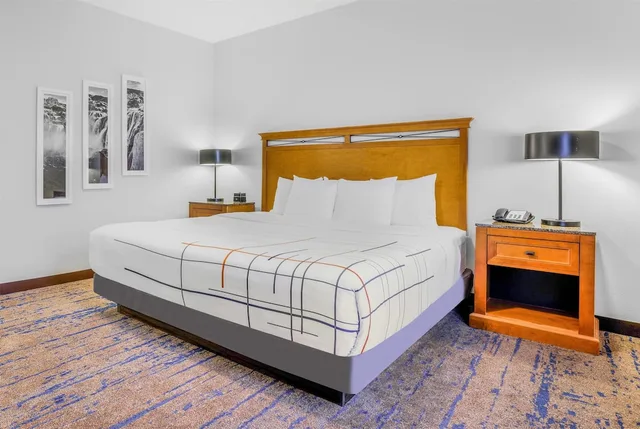 جناح بسرير كينج بغرفة نوم واحدة، La Quinta Inn & Suites by Wyndham Twin Falls 1/5