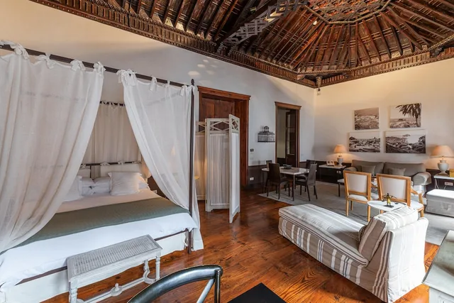 جناح بسرير كوين في المبنى الرئيسي، ISLA BAJA SUITES 7/10