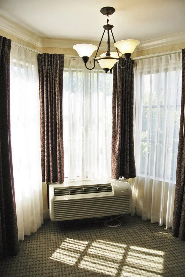 Superior, King Bed, Cow Hollow Inn 5/7