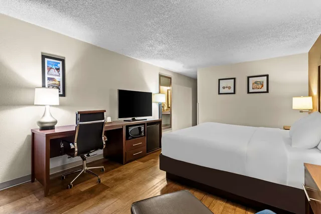 غرفة بسرير كينج لذوي الإعاقة، Comfort Inn Santa Rosa on Route 66 5/7