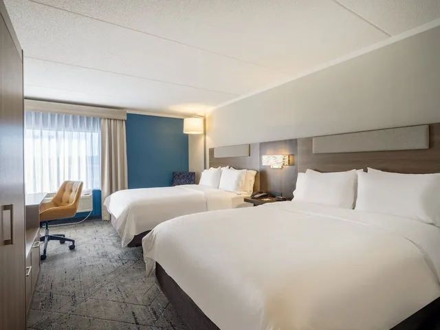 غرفة بسريرين كوين لذوي الإعاقة، Holiday Inn Express & Suites Greensboro - (I-40 @ Wendover) 1/3