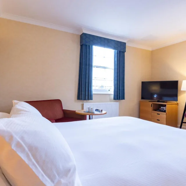 جناح بسرير كينج مع أريكة، Avisford Park Hotel 3/10