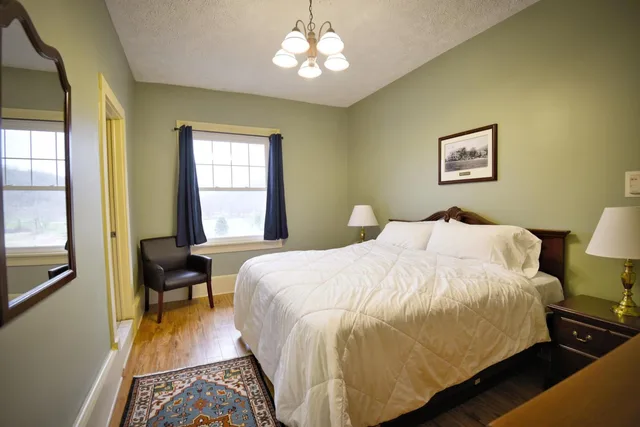 Room, King Bed, The Shawnee Inn And Golf Resort 3/9