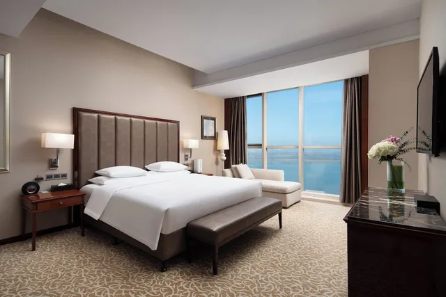جناح بسرير كينج بإطلالة على النهر بغرفة نوم واحدة بمنطقة جلوس، CROWNE PLAZA ZHENJIANG 3/9