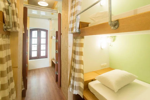 Mixed Dorm, 10 Beds, 5 Bunk Beds، Barn And Bed Hostel 1/1