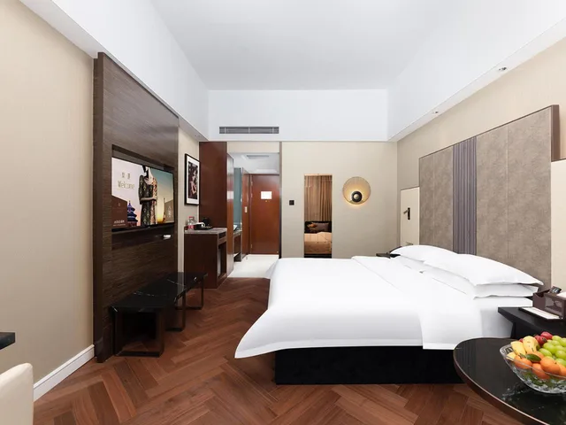 Business, Queen Bed, Metropolo Zhenjiang Railway Station Wanda Square 4/7