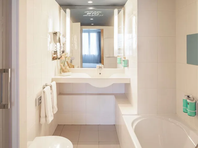 غرفة سوبيريور، Novotel Barcelona Cornella Hotel 3/3