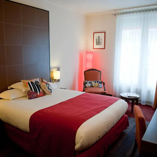 غرفة سوبيريور بسرير كينج، Westside Arc de Triomphe Hotel Ex Hotel Waldorf Arc de Triomphe 4/8