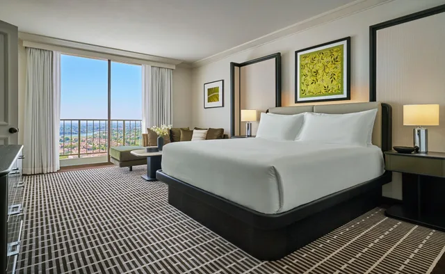 1 Bedroom, Ocean, Suite, Corner، Pendry Newport Beach 1/2