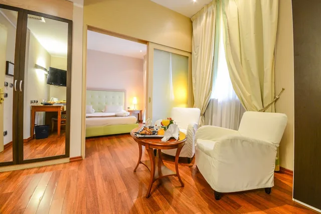 جناح جونيور بسرير كينج، Hotel Master 4/10