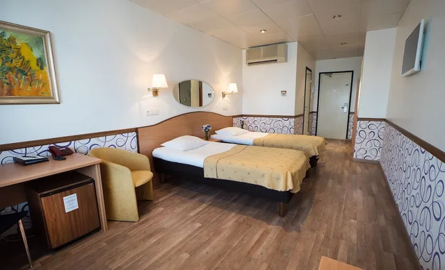 غرفة قياسية بسريرين منفصلين، Hestia Hotel Susi 1/4