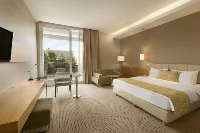 غرفة تنفيذية بسريرين منفصلين، Ramada by Wyndham Podgorica 1/4