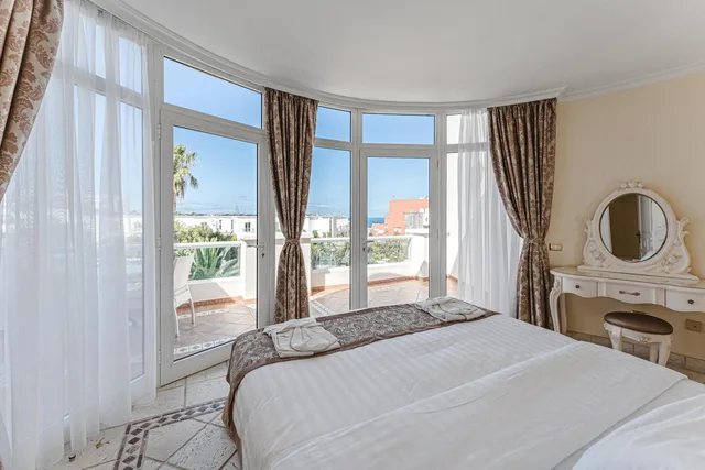 Deluxe, Suite, Private Pool, Flamingo Suites 2/10