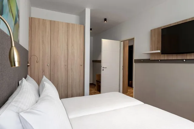 Family, Multiple Beds، Wyndham Garden Munich Messe 1/10