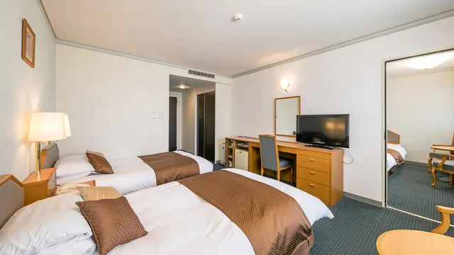 Connecting, West Wing، Hotel Miyahira 1/1