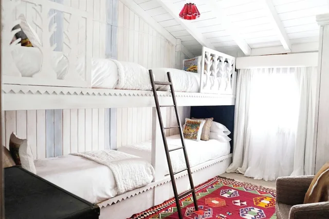 Lagoon, King and Twin Beds, 2 Bunk Beds، El Lodge 2/2