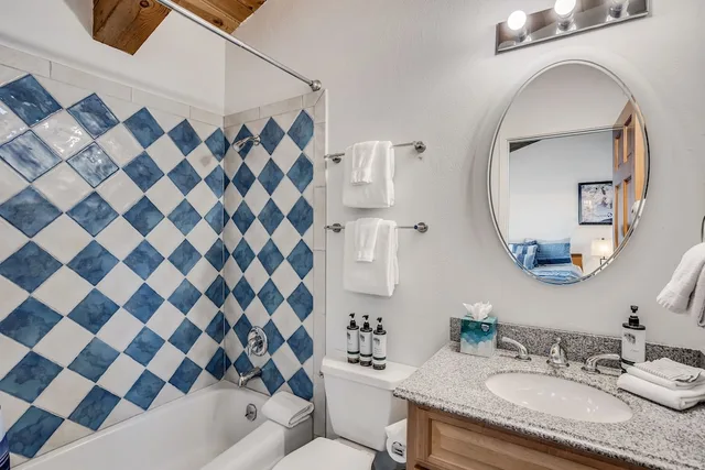 غرفة متصلة ديلوكس بسرير كينج وسريرين كوين بـ3 غرف نوم، Laurelwood A Destination Residence 8/8