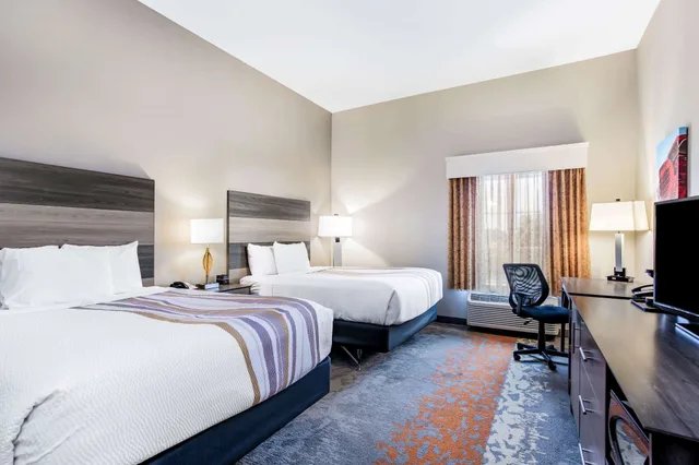 غرفة بسريرين كوين لذوي الإعاقة، La Quinta Inn Suites By Wyndham Andrews 1/3